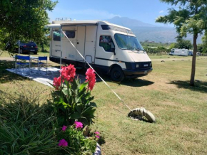CAMPER NEL CAMPING Fronte mare Fiumefreddo Di Sicilia